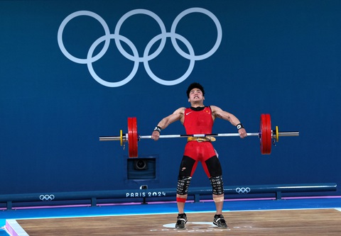 Thất bại cả 3 lần cử giật, Trịnh Văn Vinh sớm bị loại tại Olympic 2024- Ảnh 3. Thất bại cả 3 lần cử giật, Trịnh Văn Vinh sớm bị loại tại Olympic 2024- Ảnh 3.