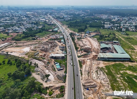 Vành đai 3 TP.HCM ngang quốc lộ 13 và Mỹ Phước - Tân Vạn đang thành hình- Ảnh 3. Vành đai 3 TP.HCM ngang quốc lộ 13 và Mỹ Phước - Tân Vạn đang thành hình- Ảnh 3.