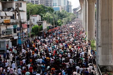 Công dân Việt Nam tại Trung Đông, Myanmar và Bangladesh vẫn an toàn- Ảnh 2. Biểu tình tại Bangladesh cuối tuần trước - Ảnh: REUTERS