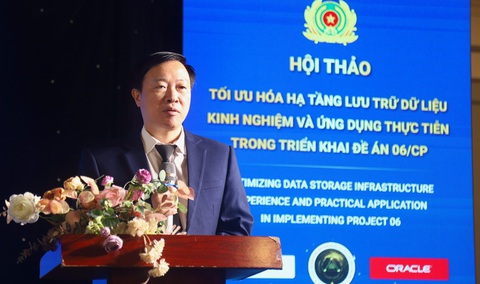 Bộ Công an: Triển khai các biện pháp lưu trữ dữ liệu 'thực sự cấp bách'- Ảnh 1. Thiếu tướng Nguyễn Ngọc Cương, cục trưởng C06, phát biểu tại hội thảo - Ảnh: DANH TRỌNG