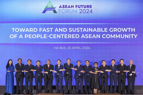 Diễn đàn Tương lai ASEAN 2024 được tổ chức theo sáng kiến của Việt Nam vào tháng 4-2024 tại thủ đô Hà Nội - Ảnh: VGP Bộ trưởng Bộ Ngoại giao Bùi Thanh Sơn: Việt Nam luôn coi ASEAN là ngôi nhà chung- Ảnh 5.