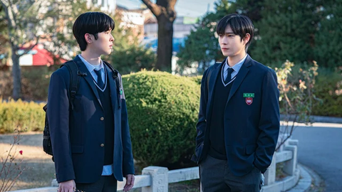 'Gia đình hoàn hảo' thử thách tài 'thám tử' của mọt phim Hàn- Ảnh 3. Hai diễn viên Kim Young Dae và Lee Shi Woo