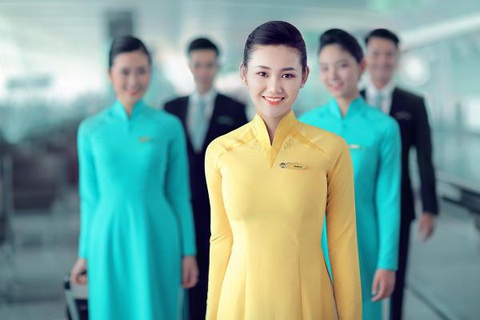 Nghề tiếp viên hàng không: Nơi ước mơ cất cánh bay cao- Ảnh 1. Tiếp viên hàng không góp phần xây dựng hình ảnh thương hiệu cho hãng hàng không