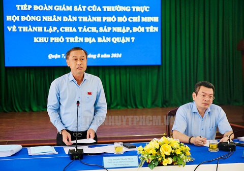 Kiến nghị UBND TP.HCM hướng dẫn chuyển đổi giấy tờ cho người dân sau sắp xếp khu phố, ấp- Ảnh 1. Ông Huỳnh Thanh Nhân, phó chủ tịch HĐND TP.HCM, phát biểu tại buổi giám sát - Ảnh: WEB THÀNH ỦY