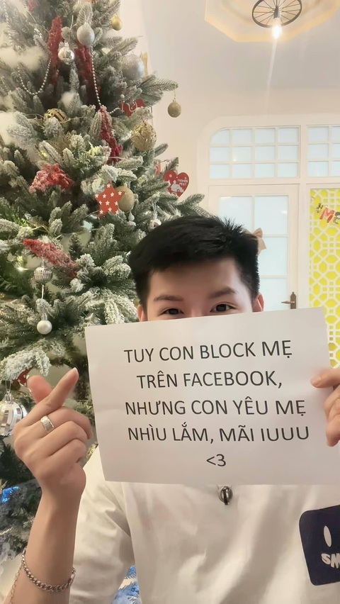 Ảnh vui 9-8: Chuyện không của riêng đứa con nào!- Ảnh 1. Thế này là yêu dữ chưa?