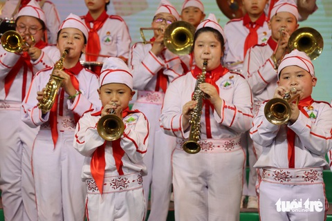 Cả ngàn đội viên Liên hoan Tiếng kèn Đội ta diễn phục vụ cộng đồng- Ảnh 2. Cả ngàn đội viên Liên hoan Tiếng kèn Đội ta diễn phục vụ cộng đồng- Ảnh 2.