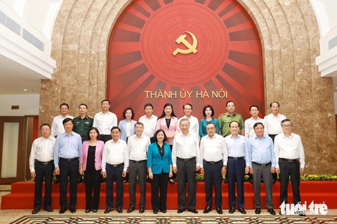 Tổng Bí thư, Chủ tịch nước Tô Lâm: Hà Nội tinh gọn bộ máy nhưng phải kiểm tra, kiểm soát quyền lực- Ảnh 3. Tổng Bí thư, Chủ tịch nước Tô Lâm: Hà Nội tinh gọn bộ máy nhưng phải kiểm tra, kiểm soát quyền lực- Ảnh 3.