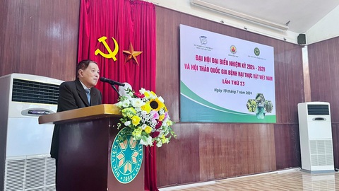 Hội thảo Quốc gia Bệnh hại thực vật Việt Nam lần thứ 23- Ảnh 1. GS.TS. Vũ Triệu Mân, chủ tịch Hội nghiên cứu Bệnh hại thực vật Việt Nam, phát biểu khai mạc hội thảo