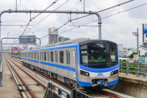 Nhà thầu Hitachi bắt đầu bàn giao thiết bị đào tạo nhân viên cho metro số 1- Ảnh 1. Metro số 1 dự kiến khai thác thương mại vào quý 4-2024 - Ảnh: QUANG ĐỊNH