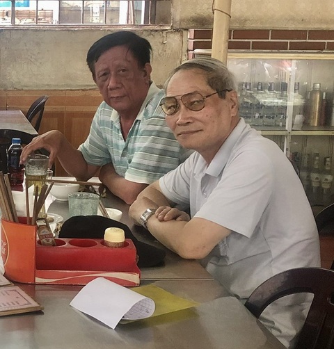 Đạo diễn phim Sống mãi với thủ đô qua đời- Ảnh 3. Hai đạo diễn Lê Đức Tiến và Nguyễn Thế Vĩnh (bìa phải) - Ảnh: LÊ ĐỨC TIẾN cung cấp