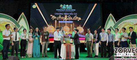Nữ doanh nhân trúng đấu giá quả sầu riêng Ri6 1,4 tỉ đồng để tôn vinh nông sản Việt - Ảnh 1. Nữ doanh nhân trúng đấu giá quả sầu riêng Ri6 1,4 tỉ đồng nói gì về xuất xứ giống này? - Ảnh 1.
