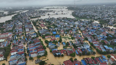 Dân hết lòng, quân hết mình vì bà con vùng lũ tại Thái Nguyên - Ảnh 10. Dân hết lòng, quân hết mình vì bà con vùng lũ tại Thái Nguyên - Ảnh 10.