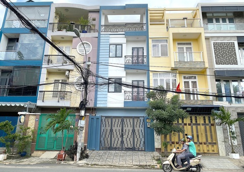 Cơ hội cho nhà đất mãi chưa 'chạm' sổ đỏ - Ảnh 2. Bà giáo khánh kiệt vì 17 năm chờ sổ đỏ: Cơ hội chỉ nằm trên... luật? - Ảnh 3.