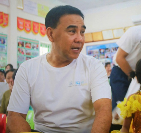 Quyền Linh cùng các nghệ sĩ thăm, tặng quà cho làng trẻ em SOS Nha Trang - Ảnh 1. Quyền Linh cùng dàn nghệ sĩ thăm, tặng quà cho làng trẻ em SOS Nha Trang - Ảnh 1.