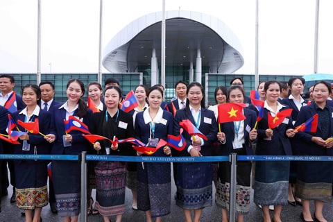 Chào đón Tổng Bí thư, Chủ tịch nước Lào thăm cấp nhà nước Việt Nam - Ảnh 4. Chào đón Tổng Bí thư, Chủ tịch nước Lào thăm cấp nhà nước Việt Nam - Ảnh 4.