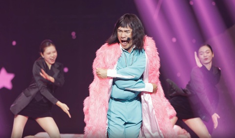 Vừa hay vừa lắm ồn ào - Ảnh 1. Anh trai với Chị đẹp, vừa hay vừa lắm ồn ào - Ảnh 1.