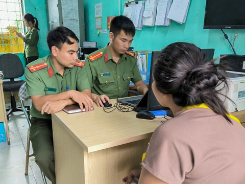 Liên tiếp xử phạt người đăng tin sai sự thật về mưa bão số 3 - Ảnh 1. Liên tiếp xử phạt người đăng tin sai sự thật về mưa bão số 3 - Ảnh 1.