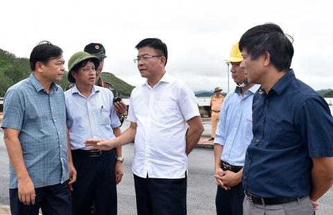 Cục trưởng An toàn kỹ thuật: Hồ thủy điện Thác Bà đã ổn hơn, một số thủy điện giảm xả lũ - Ảnh 4. Hồ thủy điện Thác Bà đã ổn hơn, nhưng vẫn không chủ quan - Ảnh 4.