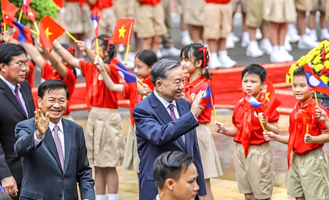 Quan hệ Việt - Lào có ý nghĩa chiến lược - Ảnh 1. Quan hệ Việt - Lào có ý nghĩa chiến lược - Ảnh 1.