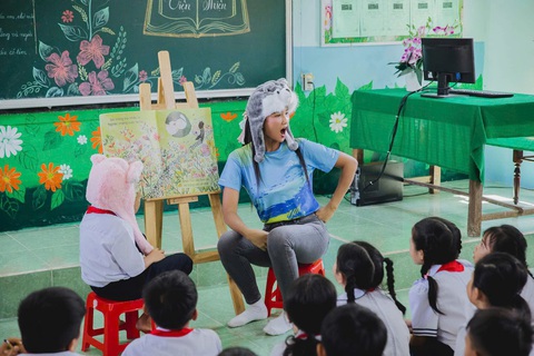 Tin tức giải trí 11-9: Ca sĩ Bằng Kiều, NSƯT Kiều Anh trực tiếp hỗ trợ người dân vùng lũ - Ảnh 3. Tin tức giải trí 11-9: Ca sĩ Bằng Kiều, NSƯT Kiều Anh trực tiếp hỗ trợ người dân vùng lũ - Ảnh 2.