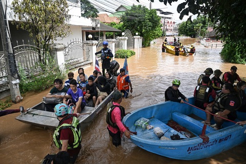 Hình ảnh lũ lụt kinh hoàng ở Lào, Thái Lan, Myanmar sau bão Yagi - Ảnh 3.
