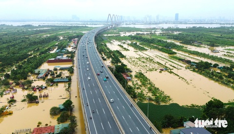 Hiện trạng những cây cầu lớn tại Hà Nội khi lũ trên sông Hồng đạt đỉnh và rút chậm - Ảnh 9. Hiện trạng những cây cầu lớn tại Hà Nội khi lũ trên sông Hồng đạt đỉnh và rút chậm - Ảnh 9.