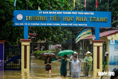 Phố lũ Thái Nguyên về cuộc sống thường ngày - Ảnh 7. Phố lũ Thái Nguyên về cuộc sống thường ngày - Ảnh 7.