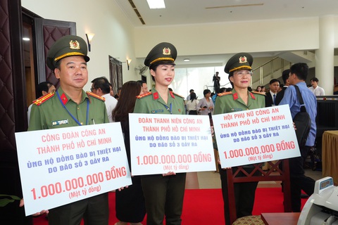 91 cá nhân, tổ chức TP.HCM ủng hộ 58,2 tỉ đồng hỗ trợ đồng bào bị thiệt hại bão số 3 - Ảnh 4.