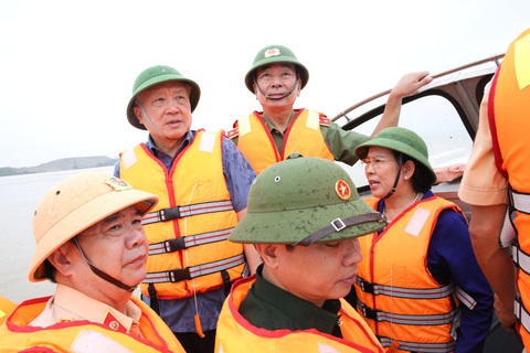 Thủ tướng Phạm Minh Chính đến Yên Bái chỉ đạo ứng phó, khắc phục hậu quả mưa lũ - Ảnh 3.