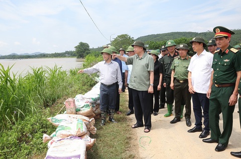 Tổng Bí thư, Chủ tịch nước Tô Lâm kiểm tra phòng chống lụt bão tại Tuyên Quang - Ảnh 1. Tổng Bí thư, Chủ tịch nước Tô Lâm kiểm tra phòng chống lụt bão tại Tuyên Quang - Ảnh 1.