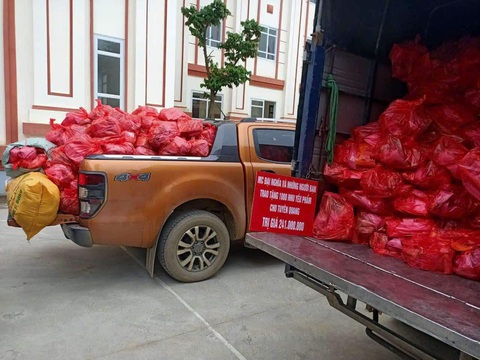 Mùa giỗ tổ, nghệ sĩ sân khấu hướng lòng về đồng bào miền Bắc - Ảnh 3. Mùa giỗ tổ, nghệ sĩ sân khấu hướng lòng về đồng bào miền Bắc - Ảnh 2.
