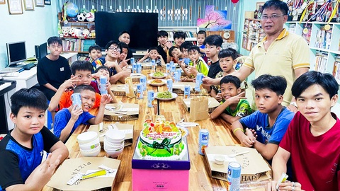 Lớn lên từ tình thương mái ấm: Gia đình thứ hai đi vào đời - Ảnh 1. Lớn lên từ tình thương mái ấm: Gia đình thứ hai đi vào đời - Ảnh 2.