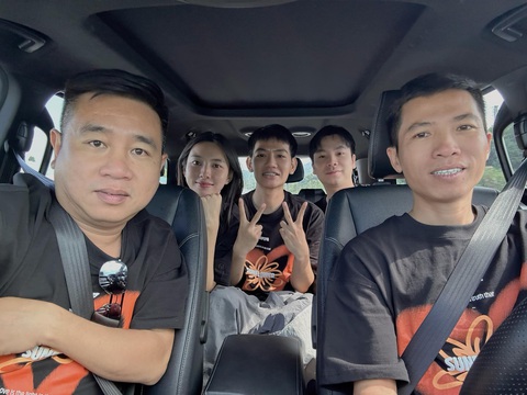 Tin tức giải trí 14-9: Hoa hậu Thùy Tiên hỗ trợ người dân Yên Bái - Ảnh 1. Tin tức giải trí 14-9: Hoa hậu Thùy Tiên hỗ trợ người dân Yên Bái - Ảnh 1.