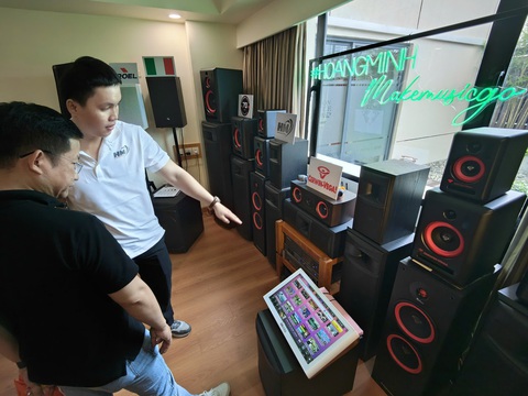 Đi trải nghiệm những dàn loa tiền tỉ tại triển lãm AV Show 2024 - Ảnh 7. Đi trải nghiệm những dàn loa tiền tỉ tại triển lãm AV Show 2024 - Ảnh 7.