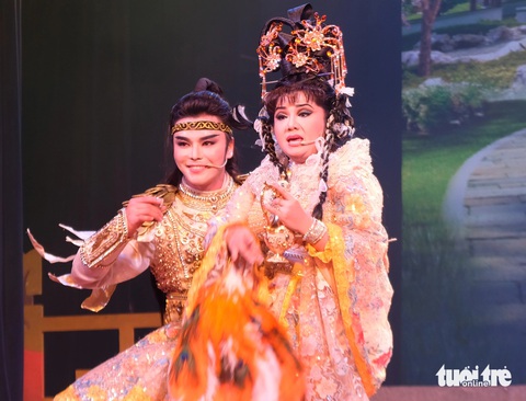 Kép đẹp Võ Minh Lâm khác lạ với hình ảnh kép độc si tình - Ảnh 3. Kép đẹp Võ Minh Lâm khác lạ với hình ảnh kép độc si tình - Ảnh 2.