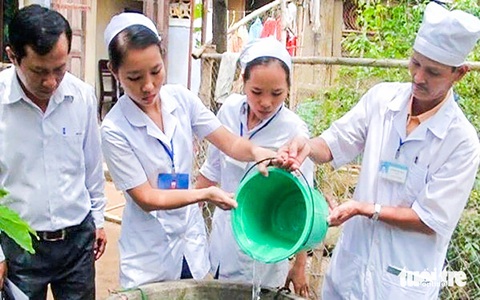 Bạn đọc hỏi sau lũ hay gặp những bệnh truyền nhiễm nào, cách tránh? - Ảnh 1. Bạn đọc hỏi sau lũ hay gặp những bệnh truyền nhiễm nào, cách tránh? - Ảnh 2.