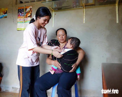 Khát khao của Ka Thẩm - Ảnh 4. Ka Thẩm chiến thắng đau đớn để trở lại giảng đường - Ảnh 5.