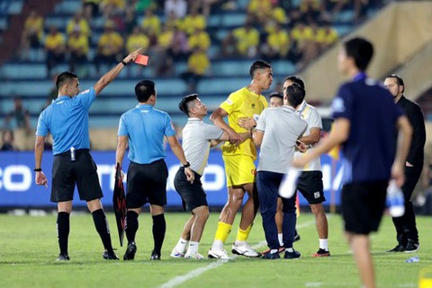 HLV Velizar Popov muốn kiện ban tổ chức V-League lên FIFA - Ảnh 4. HLV Velizar Popov muốn kiện ban tổ chức V-League lên FIFA - Ảnh 2.