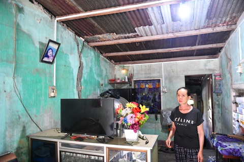 Thấp thỏm sống trên miệng hà bá - Ảnh 10. Dân lo nhà sạt lở xuống sông, lãnh đạo nói sẽ sớm giải quyết - Ảnh 6.