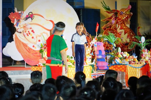 Trung ương Đoàn trao quà trung thu cho thiếu nhi khó khăn ở Tây Nguyên - Ảnh 3. Trung ương Đoàn trao quà trung thu cho thiếu nhi khó khăn ở Tây Nguyên - Ảnh 2.