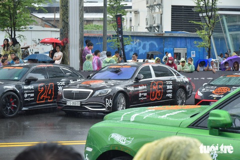 Cận cảnh dàn xe tham gia Gumball 3000: Đủ siêu xe đến siêu SUV, có cả bản giới hạn, bán tải và 2 xe VinFast- Ảnh 24. Dàn xe bạc tỉ của Gumball 3000 lăn bánh khỏi Việt Nam, thu hút sự chú ý giới chơi xe toàn cầu - Ảnh 12.