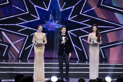 MC Thành Trung nhận gạch đá khi khen diva Mỹ Linh 'thừa tuổi' - Ảnh 2.