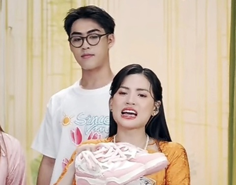 Đằng sau các phiên livestream bạc tỉ - Ảnh 2. Đằng sau các phiên livestream bạc tỉ - Ảnh 2.