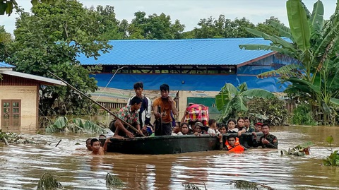Myanmar ghi nhận 74 người chết sau lũ, Thái Lan chật vật với ngập lụt - Ảnh 1.