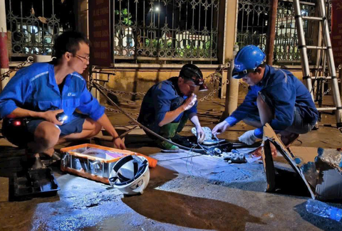 Nhiều tỉnh, thành bão lũ đã khôi phục sóng di động - Ảnh 1. Nhiều tỉnh, thành bị bão lũ đã được khôi phục sóng di động - Ảnh 1.