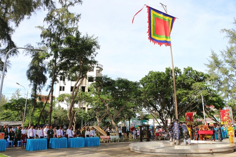 Lễ hội Nghinh Ông Cần Giờ 2024 mở màn với lễ thượng đại kỳ - Ảnh 1. Lễ hội Nghinh Ông Cần Giờ 2024 mở màn với lễ thượng đại kỳ - Ảnh 1.