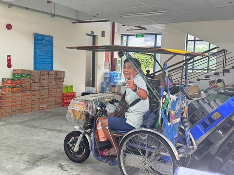 Đảng viên 65 năm tuổi Đảng, trích 50 triệu tiền phúng điếu tang vợ ủng hộ đồng bào miền Bắc - Ảnh 3.