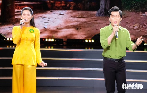 Thanh Nam trách dàn đờn không chịu… vớt thí sinh! - Ảnh 3. Chuông vàng vọng cổ: Giám khảo Thanh Nam gây rộn rã vì hài hước - Ảnh 2.