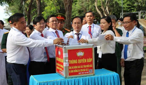 Lễ hội Nghinh Ông Cần Giờ 2024 mở màn với lễ thượng đại kỳ - Ảnh 2. Lễ hội Nghinh Ông Cần Giờ 2024 mở màn với lễ thượng đại kỳ - Ảnh 2.