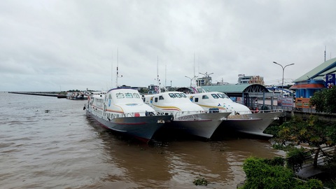 Mưa lớn kéo dài gây ngập cục bộ ở một số khu vực Phú Quốc - Ảnh 3.
